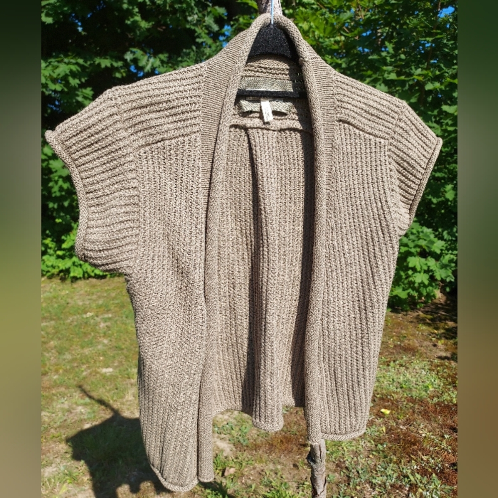 Light Brown/Graygreen Short-sleeved Cardigan (M)